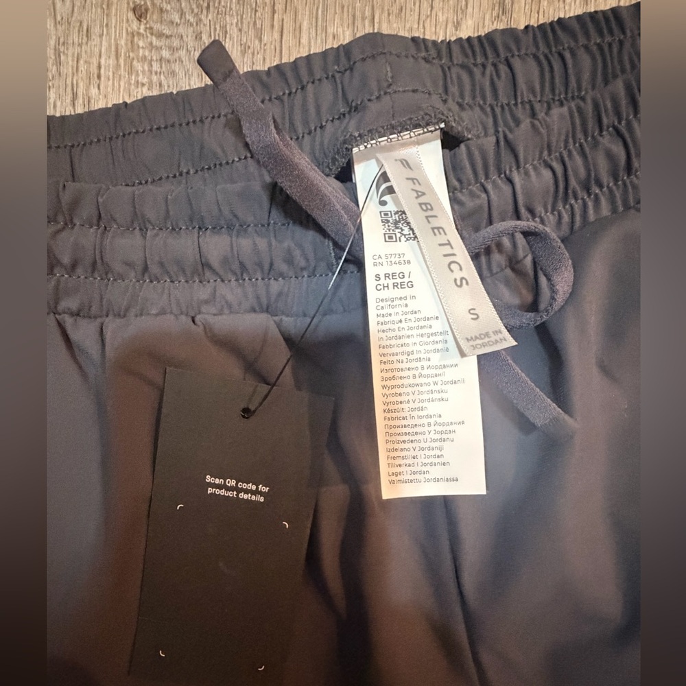 Fabletics Women’s Dark Gray Performance Jogger Ch… - image 4